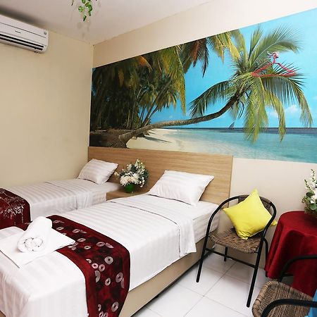 C.Stone Hotel Surabaya Buitenkant foto